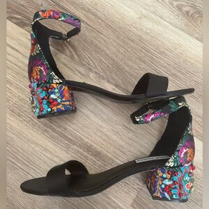 STEVE MADDEN Boho Inca Multicolored Jeweled Embroidered Satin Heels Size 6.5